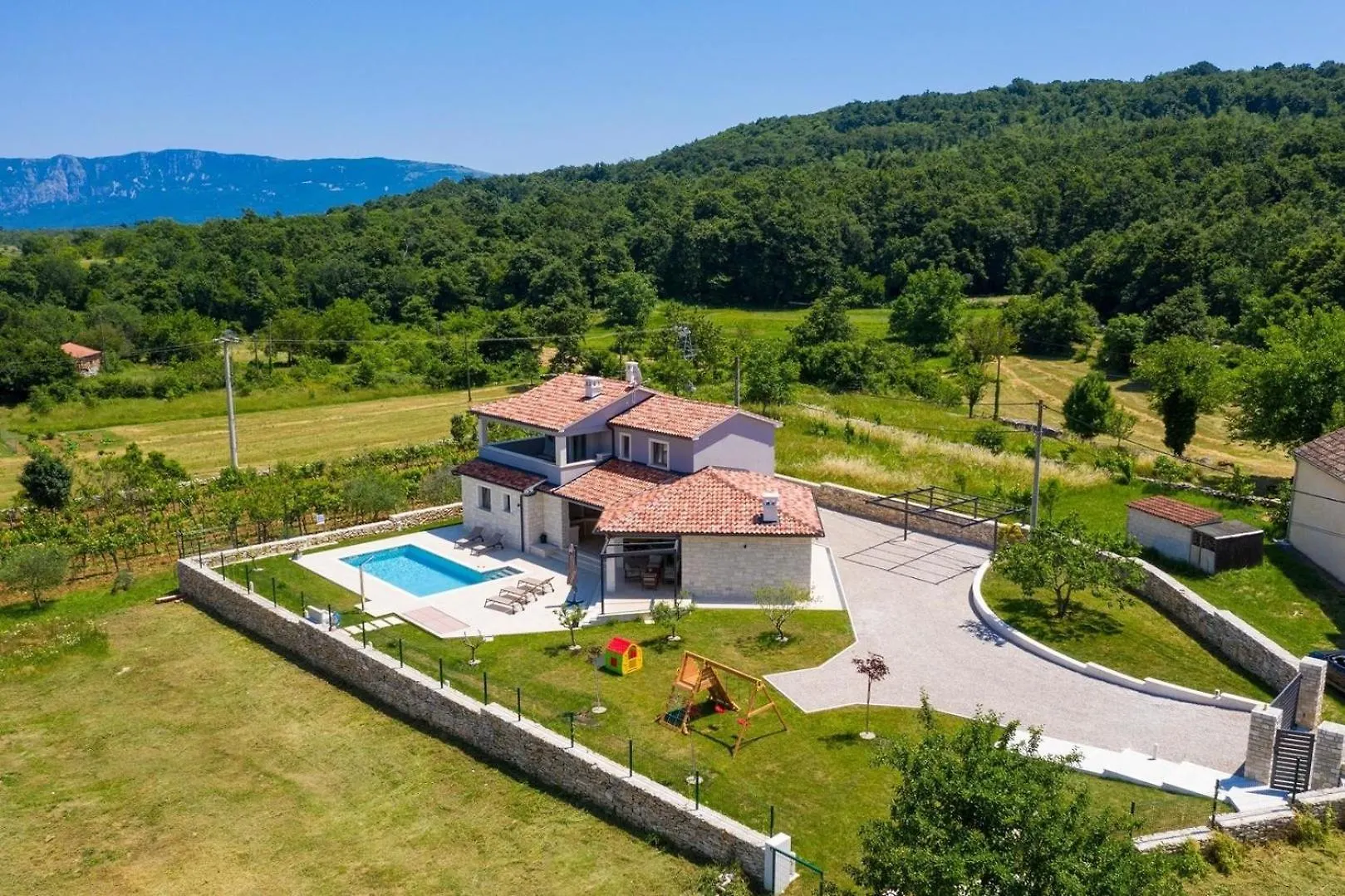 Ferienhaus Mit Privatpool Fuer 8 Personen Ca 200 Qm In Sumber, Istrien Binnenland Von Istrien Sumber